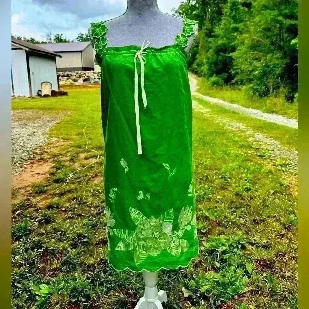 Chelsea and Violet green dress floral straps size S
